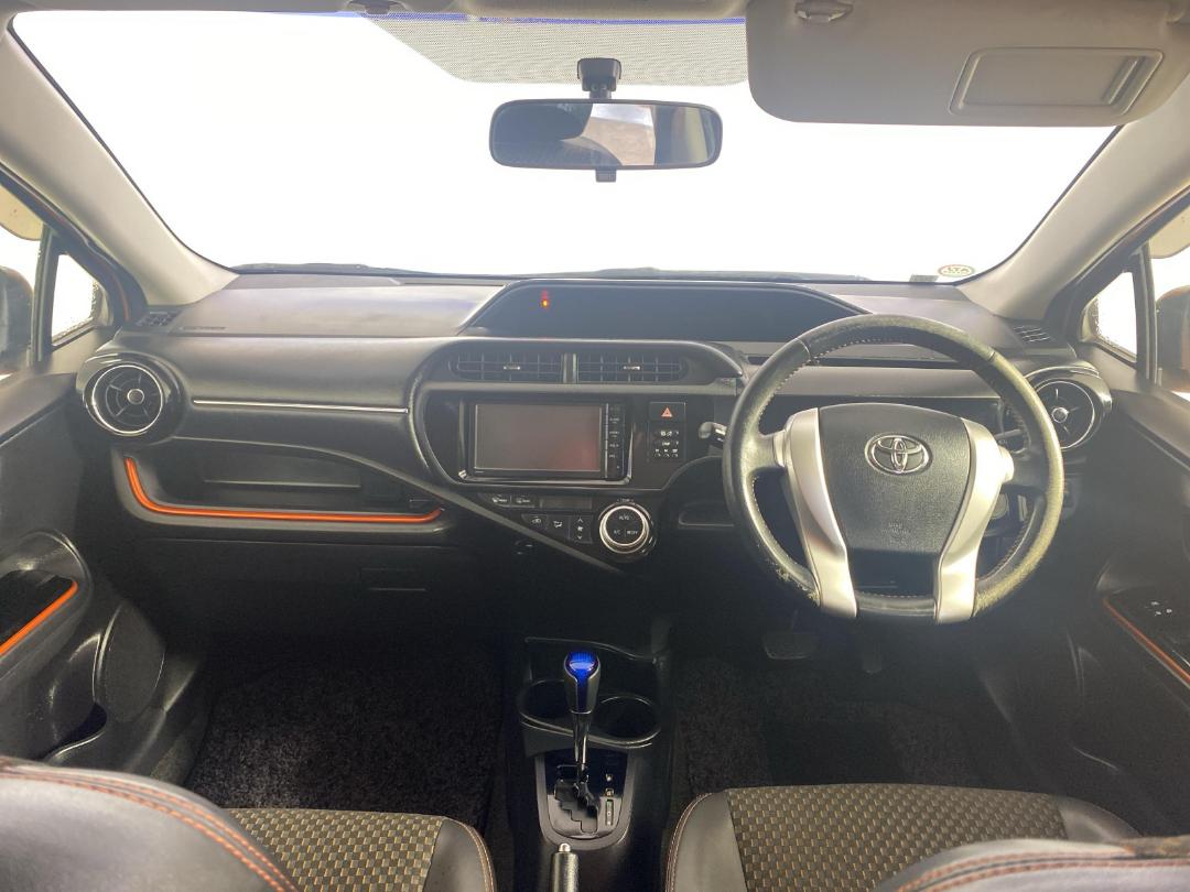 Photo '17' of Toyota Aqua Photo '17' of Toyota Aqua