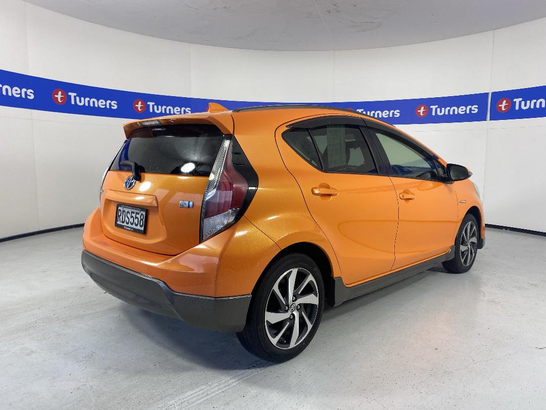 Photo '7' of Toyota Aqua