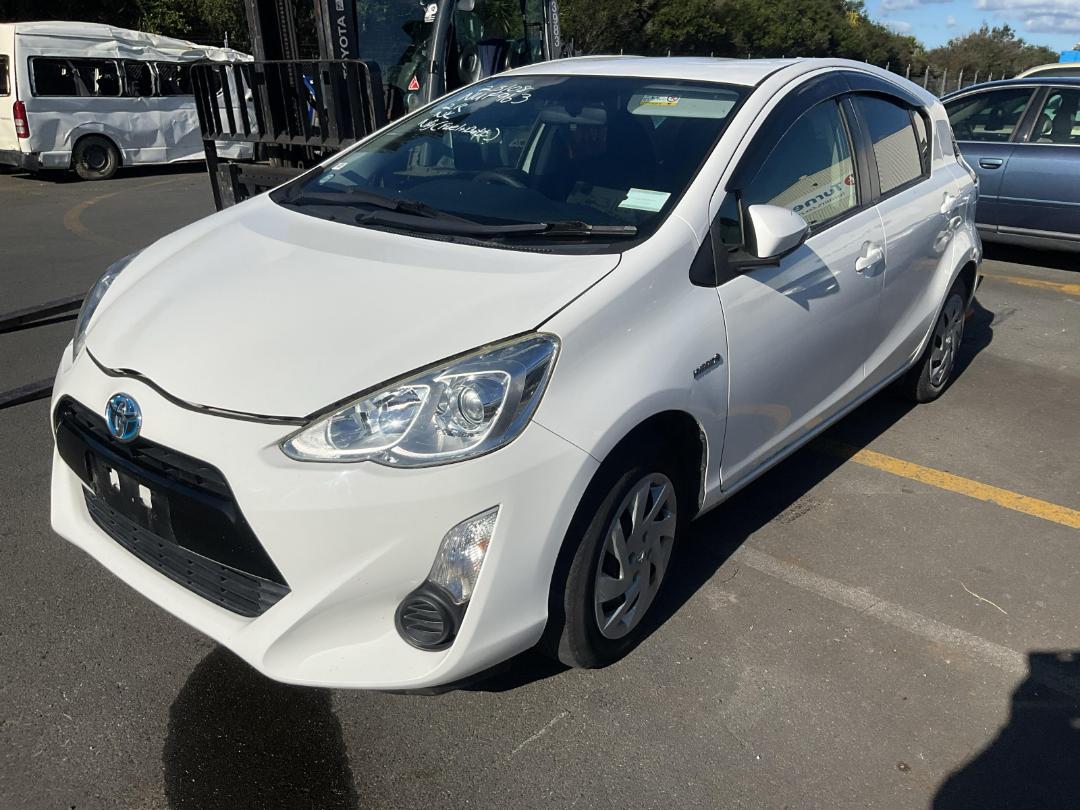 Photo '2' of Toyota Aqua 1.5 L. Hybrid. S. Photo '2' of Toyota Aqua 1.5 L. Hybrid. S.