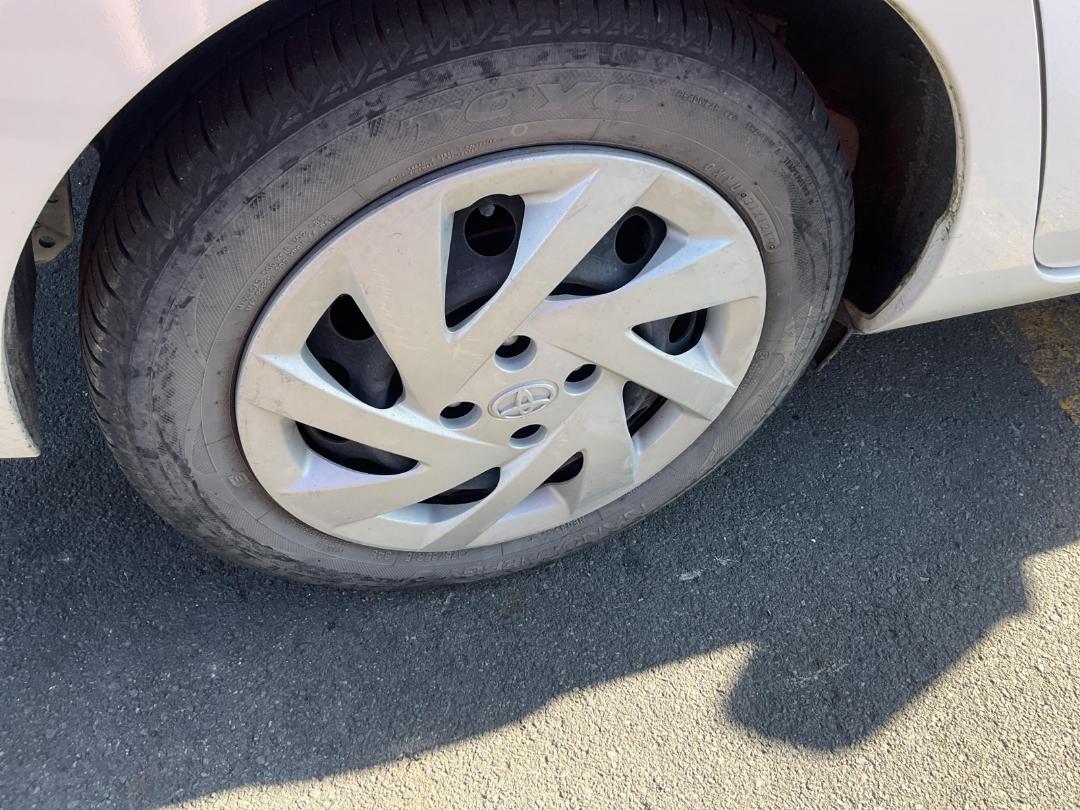 Photo '5' of Toyota Aqua 1.5 L. Hybrid. S. Photo '5' of Toyota Aqua 1.5 L. Hybrid. S.