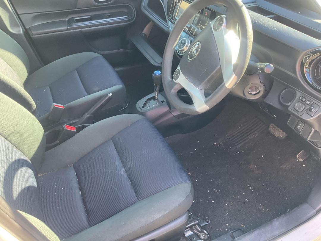 Photo '11' of Toyota Aqua 1.5 L. Hybrid. S. Photo '11' of Toyota Aqua 1.5 L. Hybrid. S.