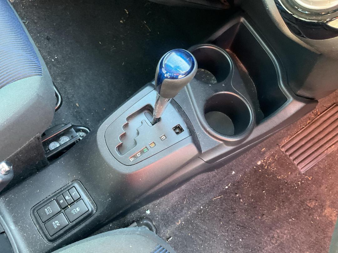 Photo '13' of Toyota Aqua 1.5 L. Hybrid. S. Photo '13' of Toyota Aqua 1.5 L. Hybrid. S.