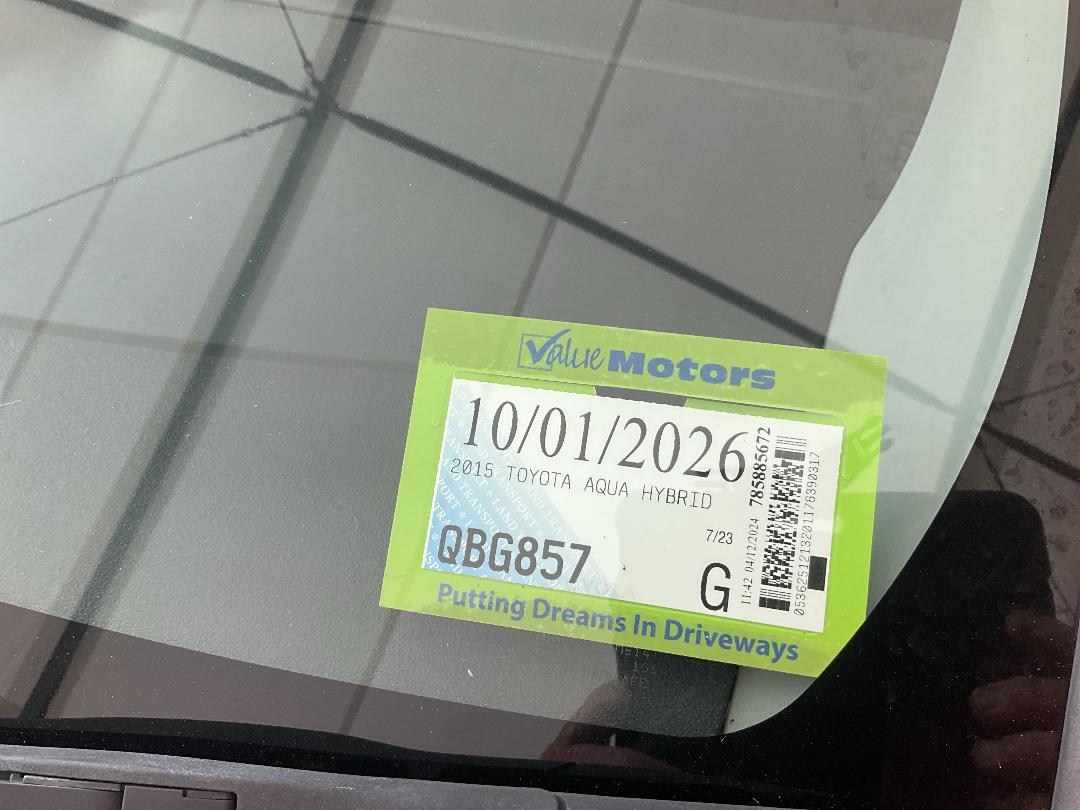 Photo '12' of Toyota Aqua Hybrid