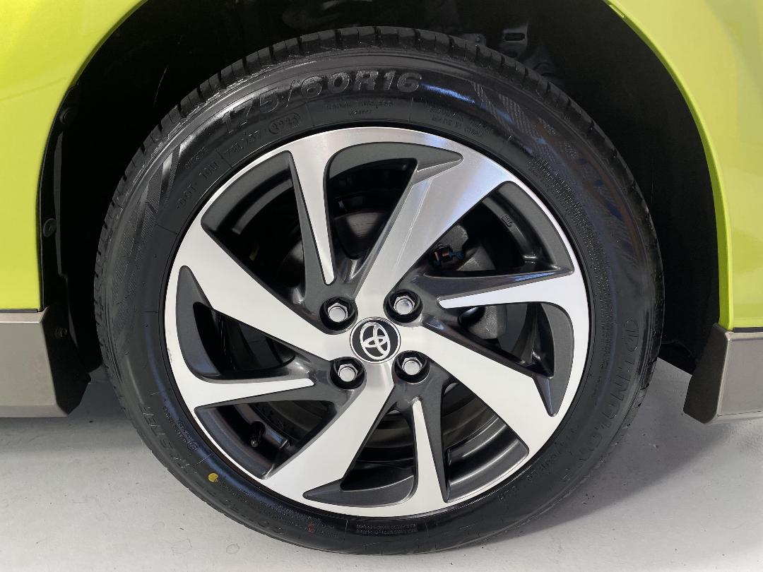 Photo '9' of Toyota Aqua Photo '9' of Toyota Aqua