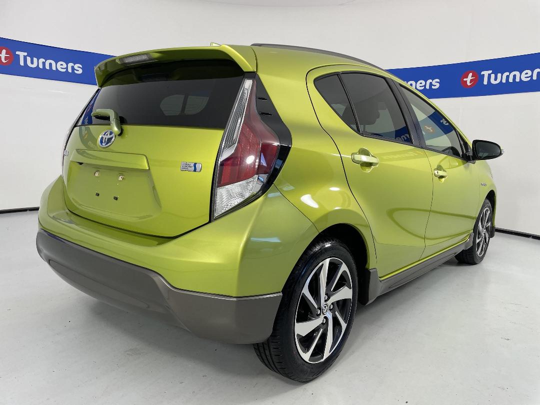 Photo '7' of Toyota Aqua Photo '7' of Toyota Aqua