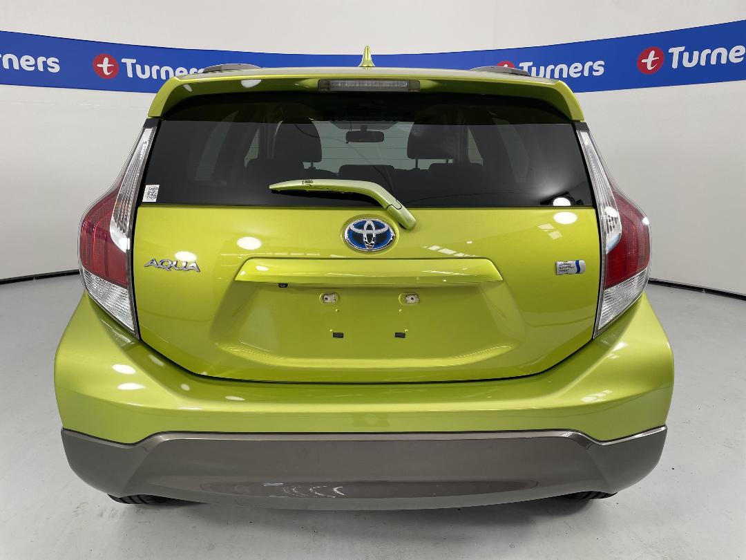 Photo '6' of Toyota Aqua Photo '6' of Toyota Aqua