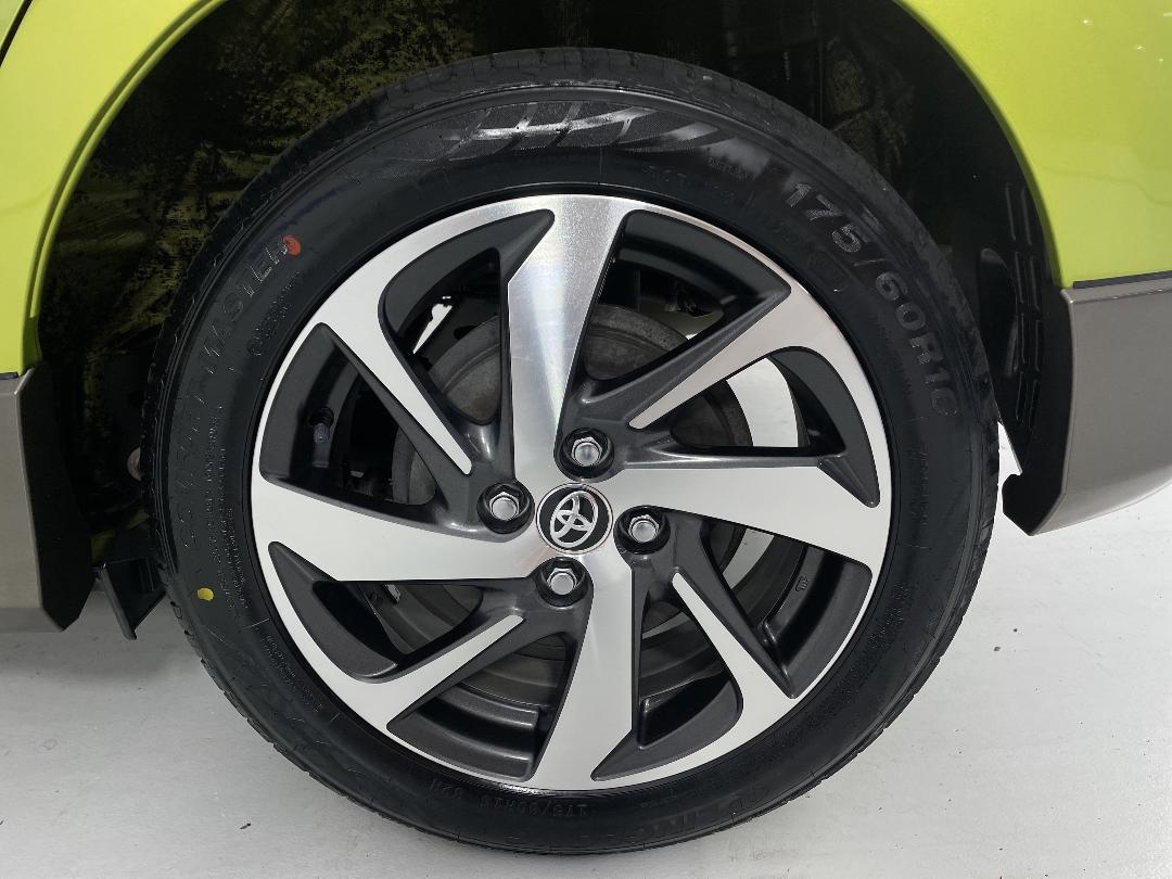 Photo '11' of Toyota Aqua Photo '11' of Toyota Aqua