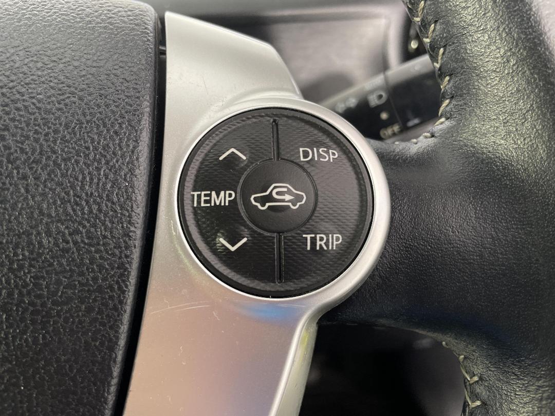 Photo '25' of Toyota Aqua Photo '25' of Toyota Aqua