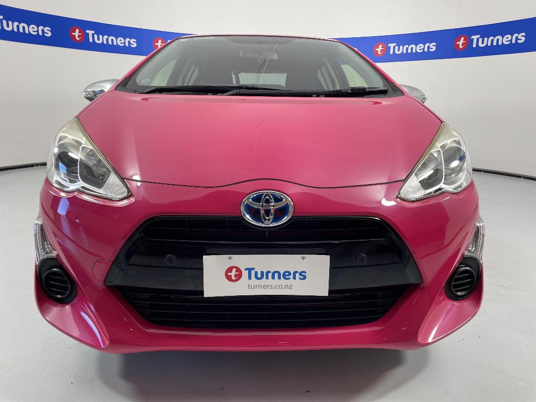 Photo '2' of Toyota Aqua Photo '2' of Toyota Aqua