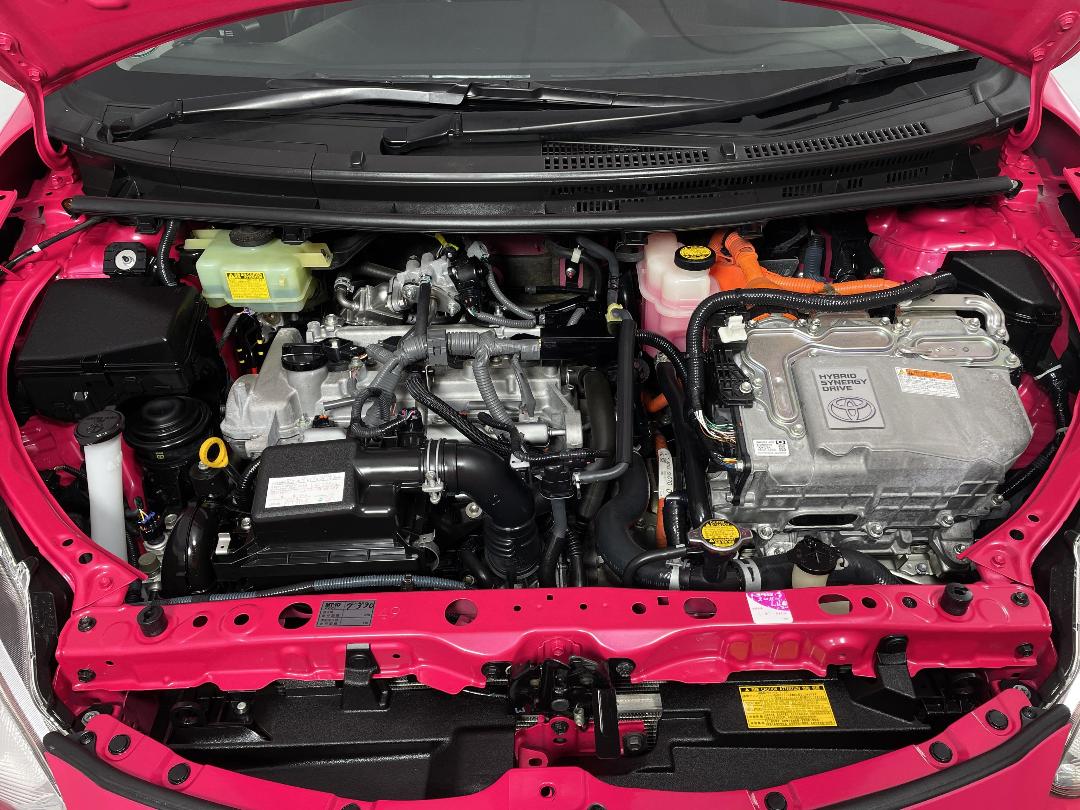 Photo '13' of Toyota Aqua Photo '13' of Toyota Aqua