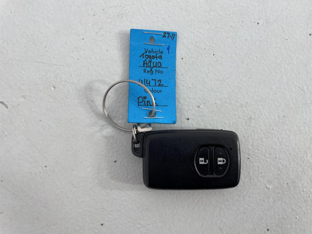 Photo '22' of Toyota Aqua Photo '22' of Toyota Aqua