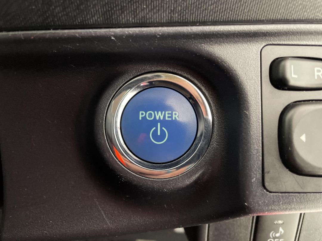 Photo '24' of Toyota Aqua Photo '24' of Toyota Aqua