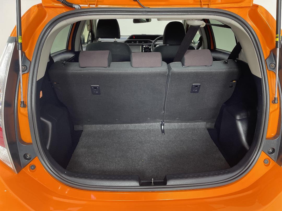 Photo '14' of Toyota Aqua