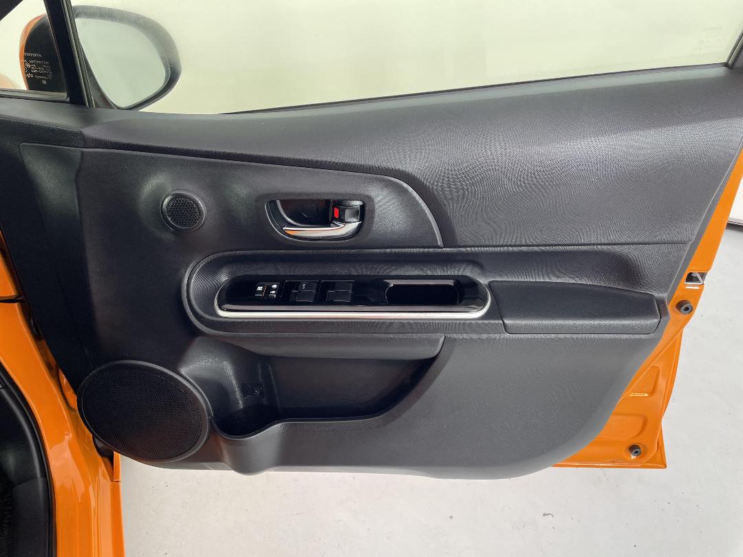 Photo '15' of Toyota Aqua