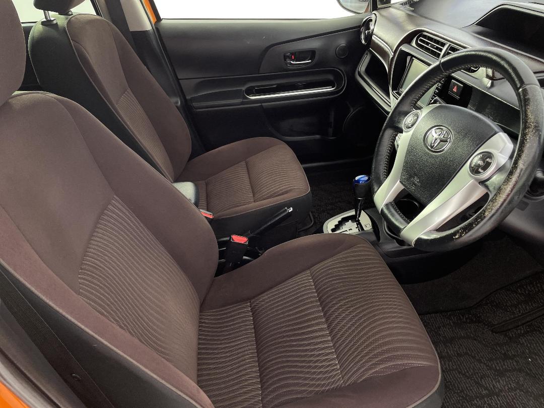 Photo '16' of Toyota Aqua