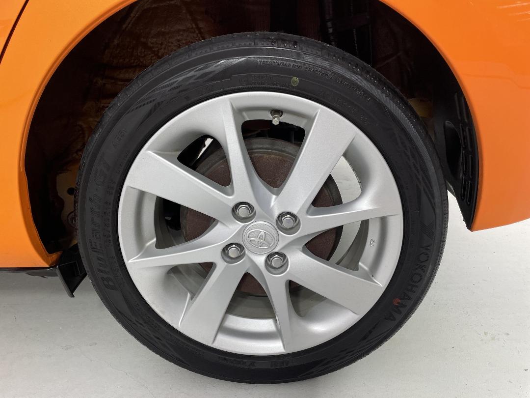 Photo '11' of Toyota Aqua