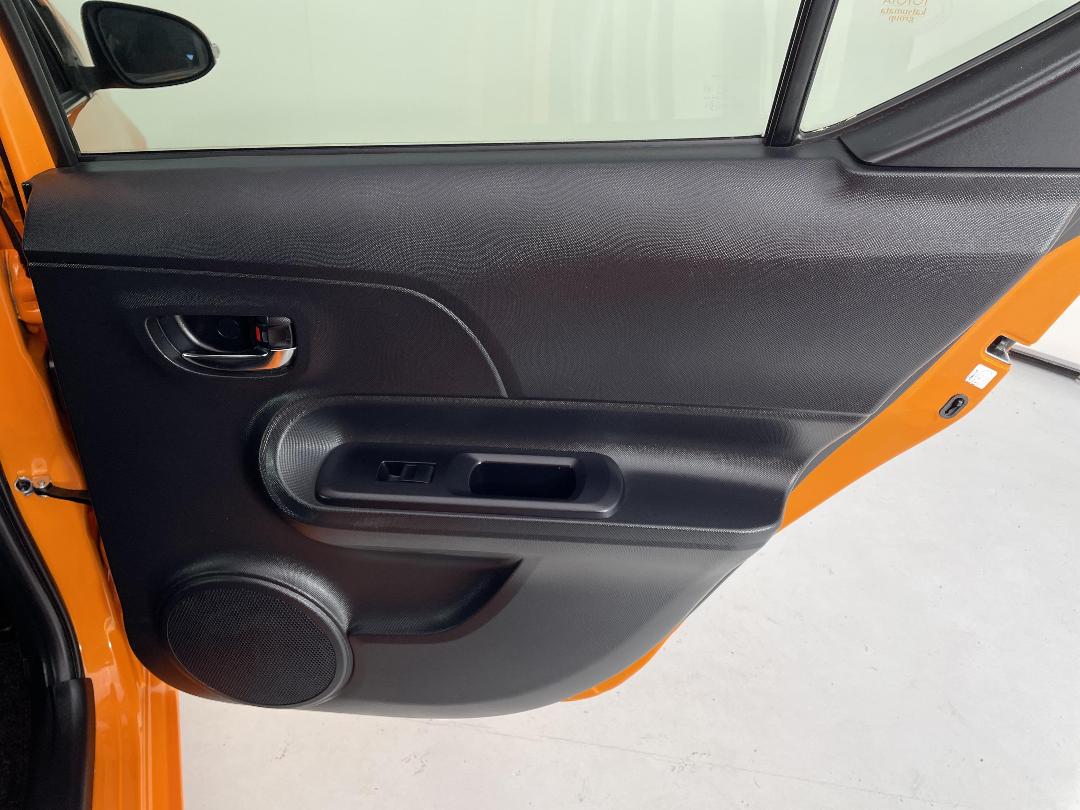 Photo '19' of Toyota Aqua