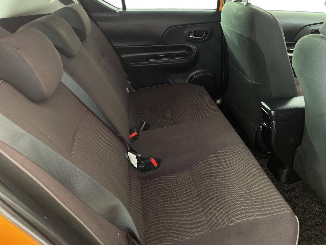 Photo '20' of Toyota Aqua