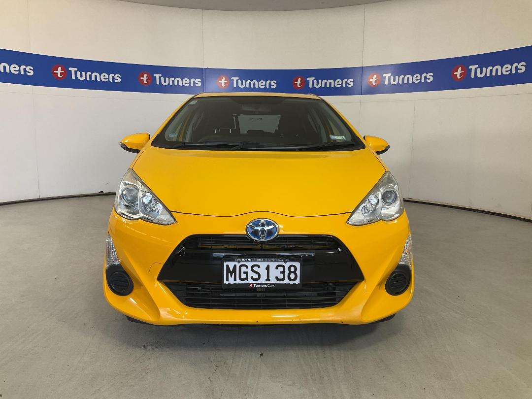 Photo '2' of Toyota Aqua Photo '2' of Toyota Aqua