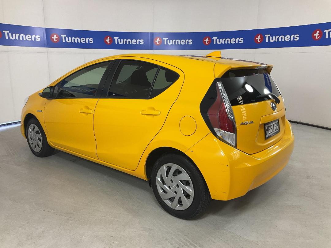 Photo '5' of Toyota Aqua Photo '5' of Toyota Aqua