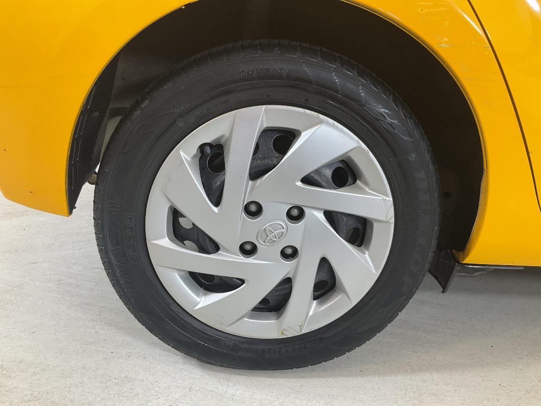 Photo '12' of Toyota Aqua Photo '12' of Toyota Aqua