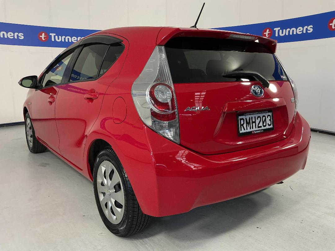 Photo '5' of Toyota Aqua