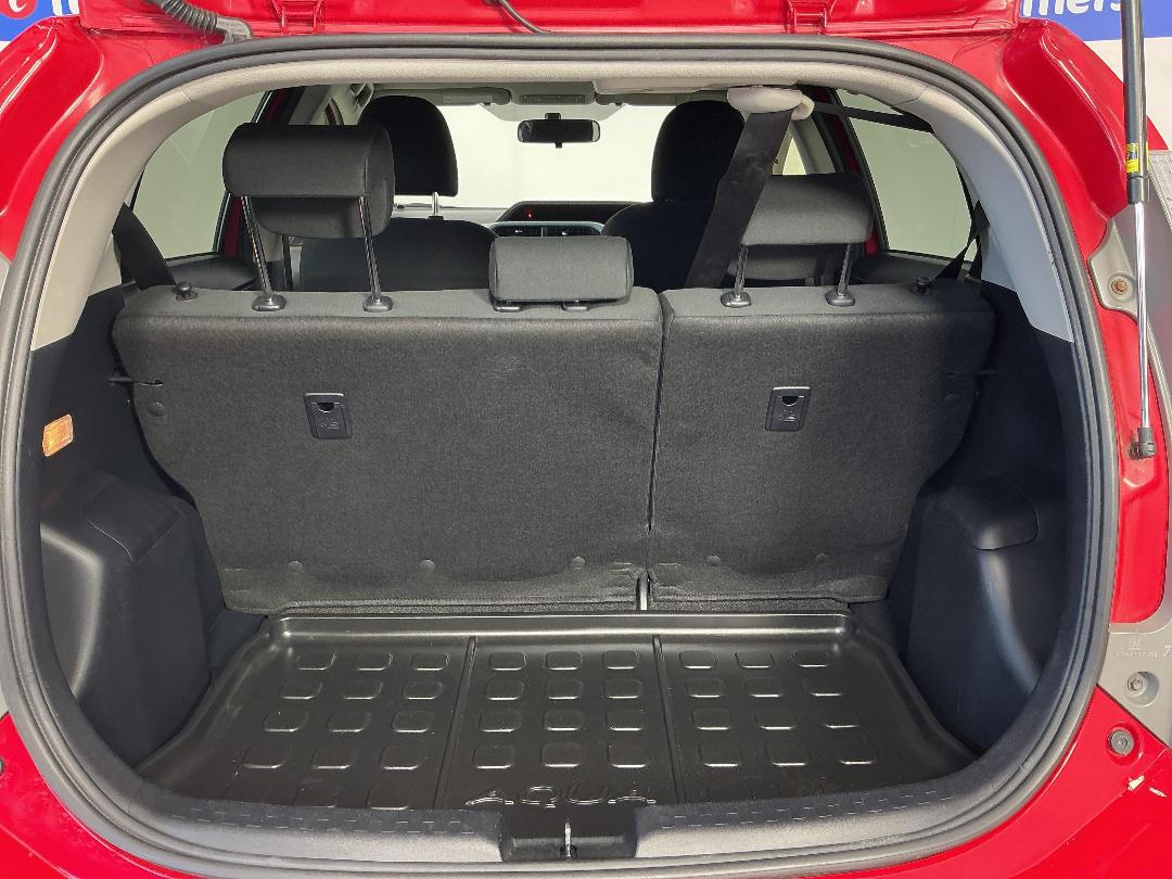 Photo '14' of Toyota Aqua