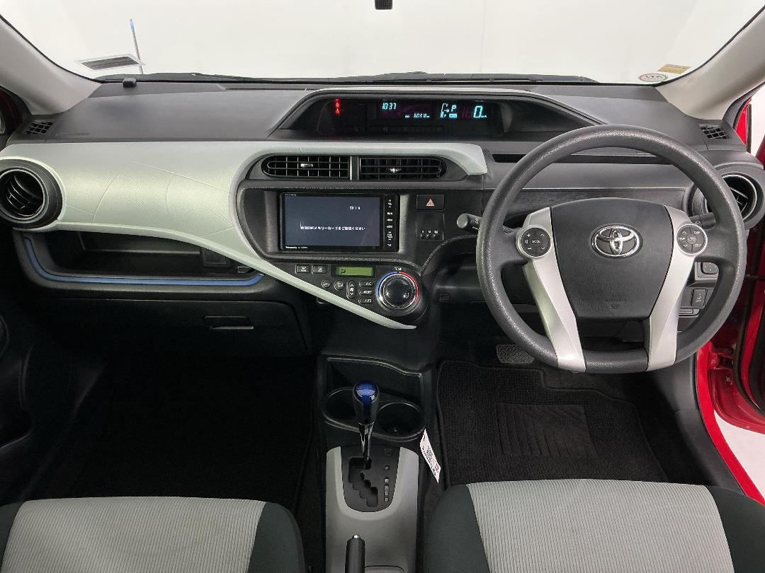 Photo '17' of Toyota Aqua