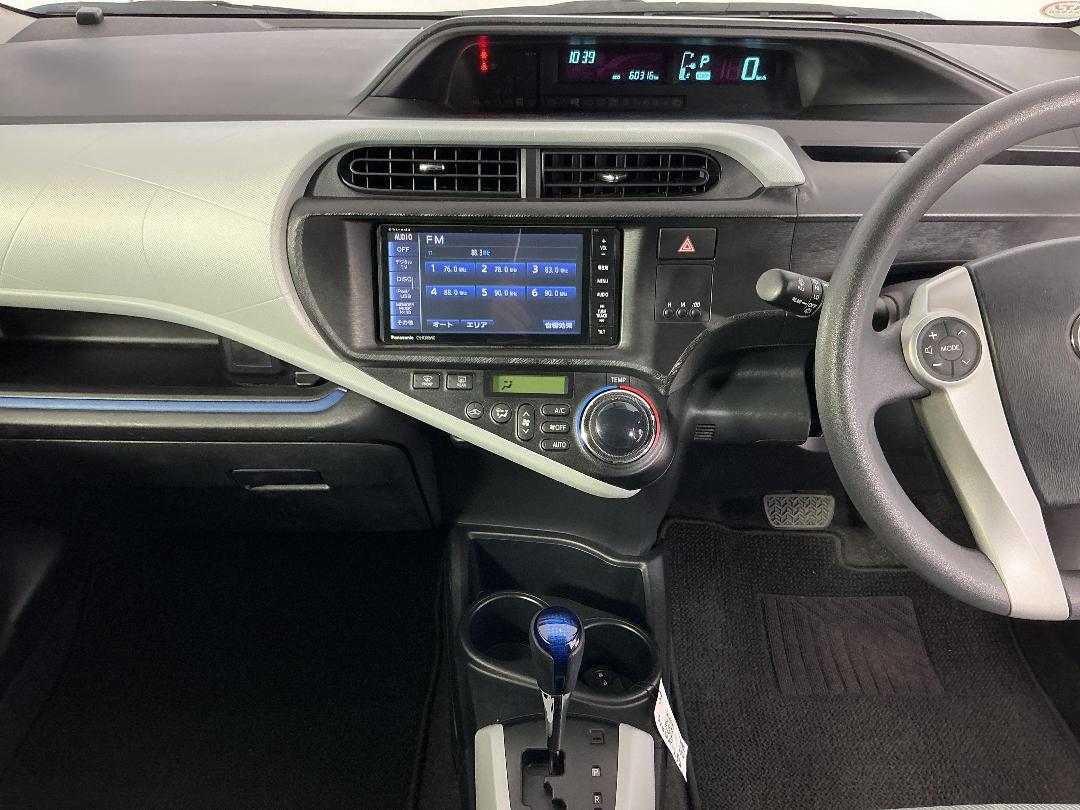 Photo '18' of Toyota Aqua