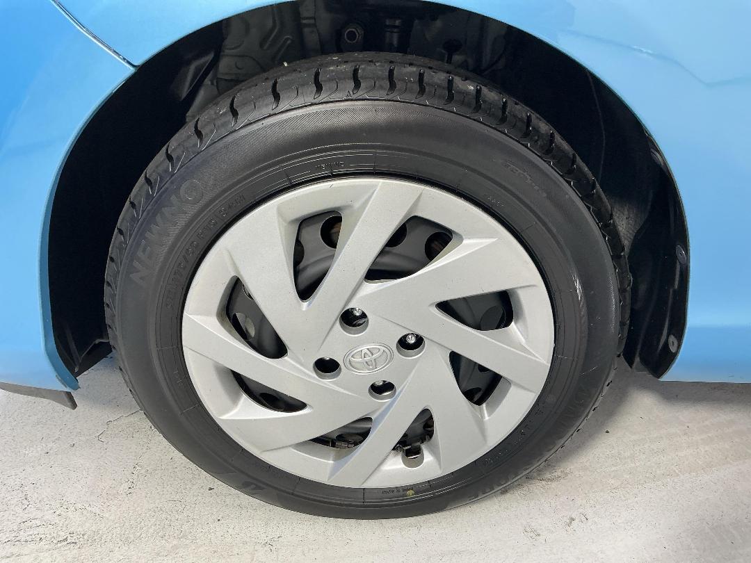 Photo '10' of Toyota Aqua