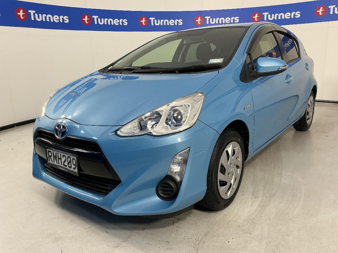 Photo '4' of Toyota Aqua