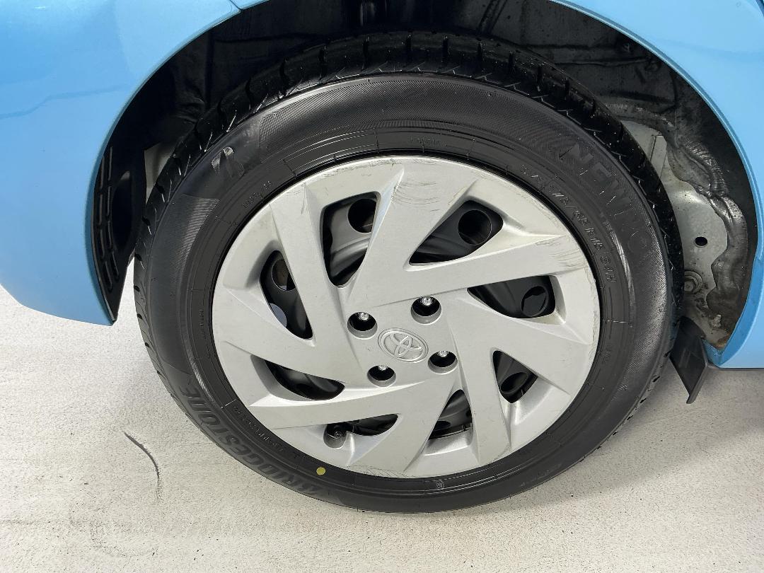 Photo '12' of Toyota Aqua