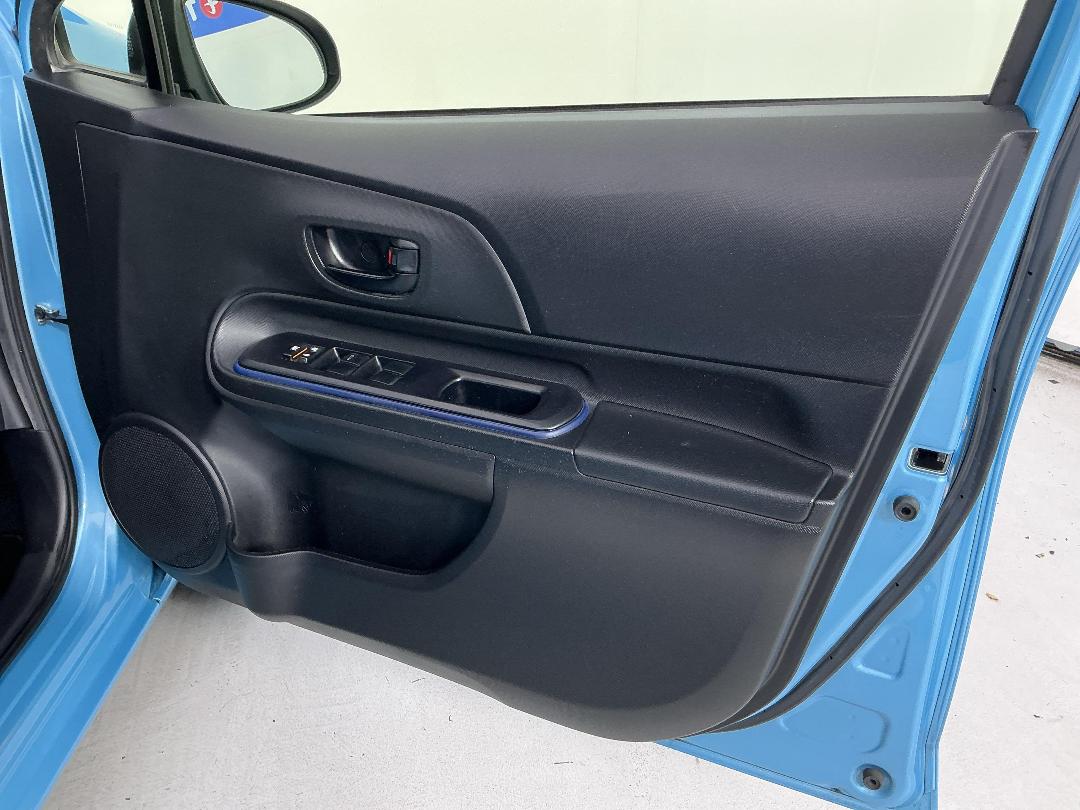 Photo '15' of Toyota Aqua