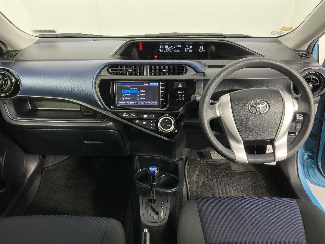 Photo '17' of Toyota Aqua