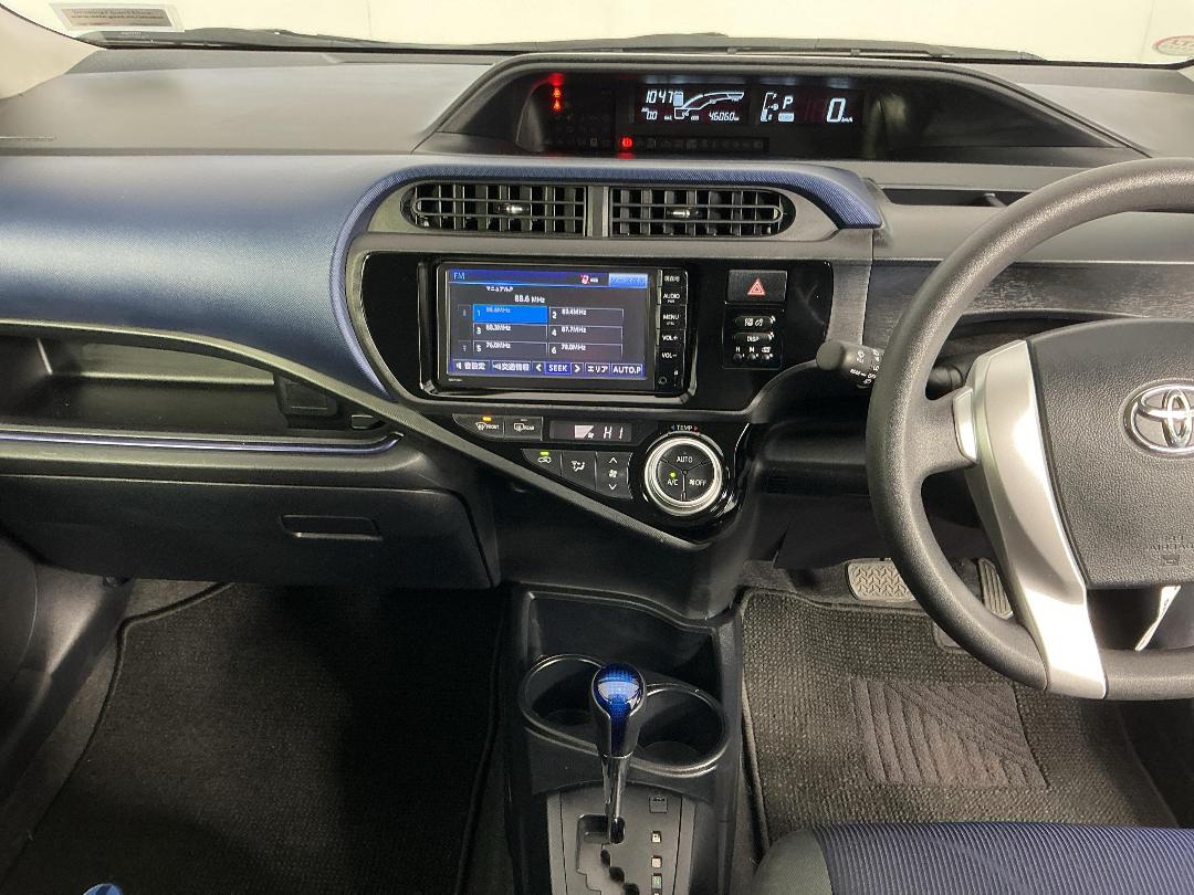 Photo '18' of Toyota Aqua