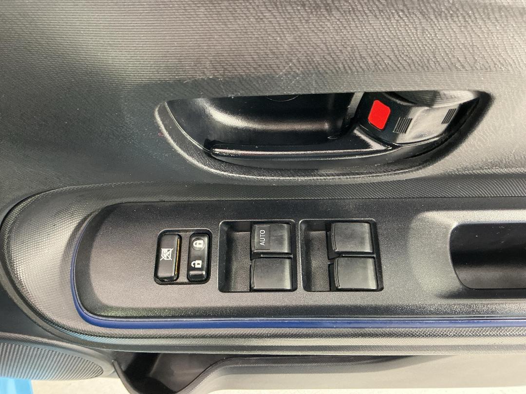 Photo '23' of Toyota Aqua