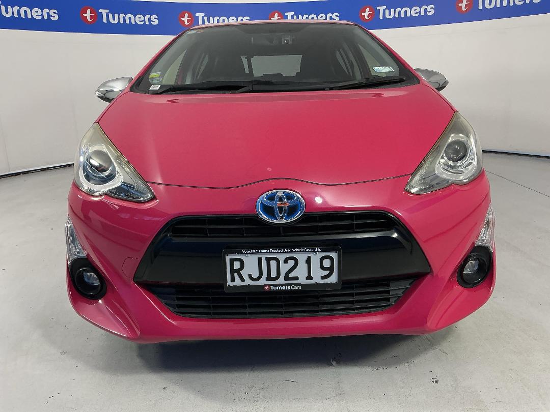 Photo '2' of Toyota Aqua