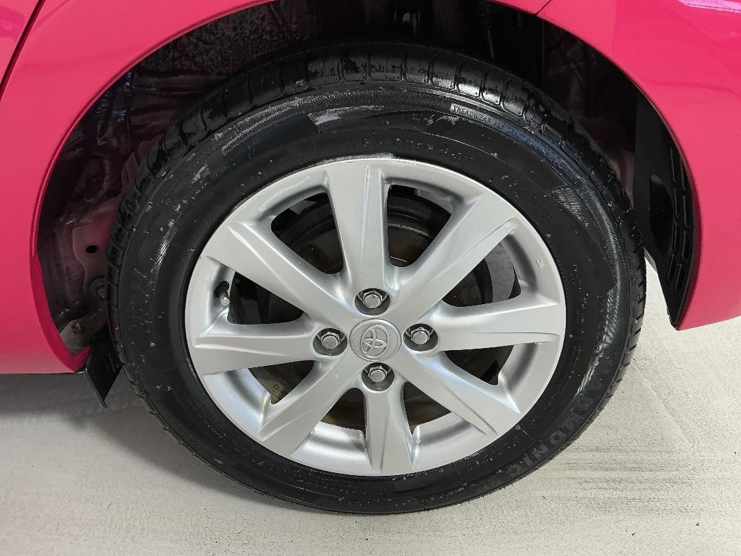 Photo '11' of Toyota Aqua