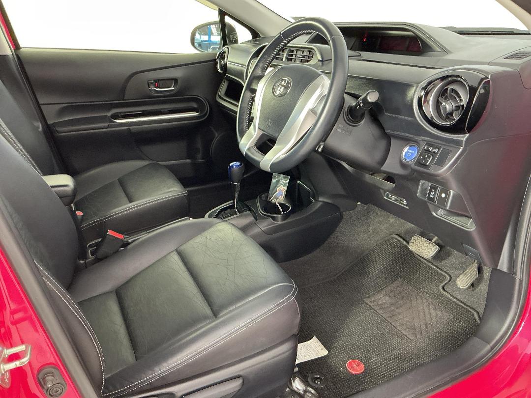 Photo '16' of Toyota Aqua