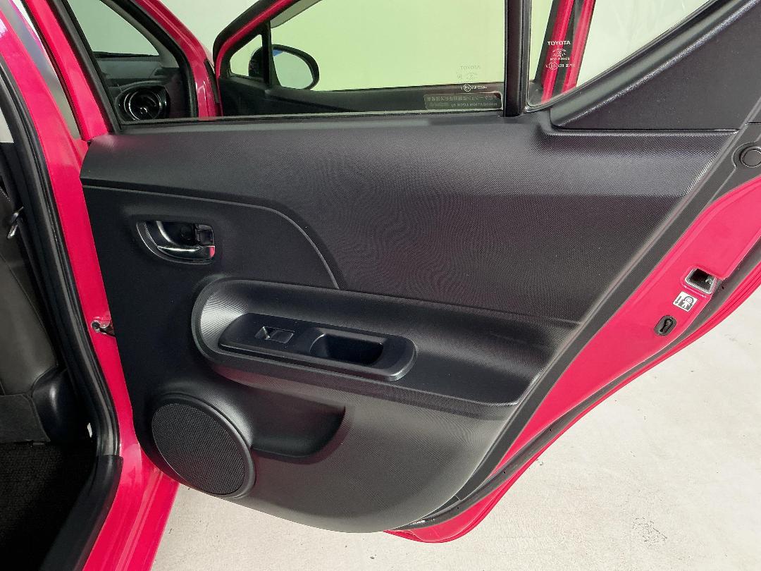 Photo '19' of Toyota Aqua