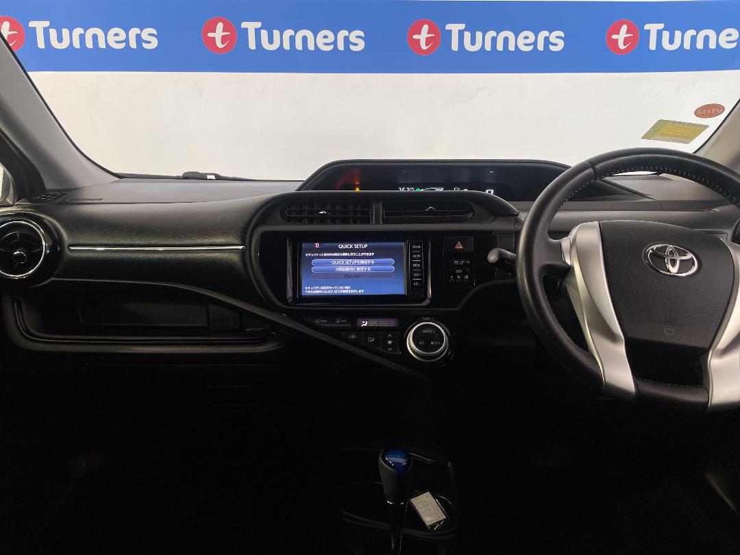 Photo '18' of Toyota Aqua