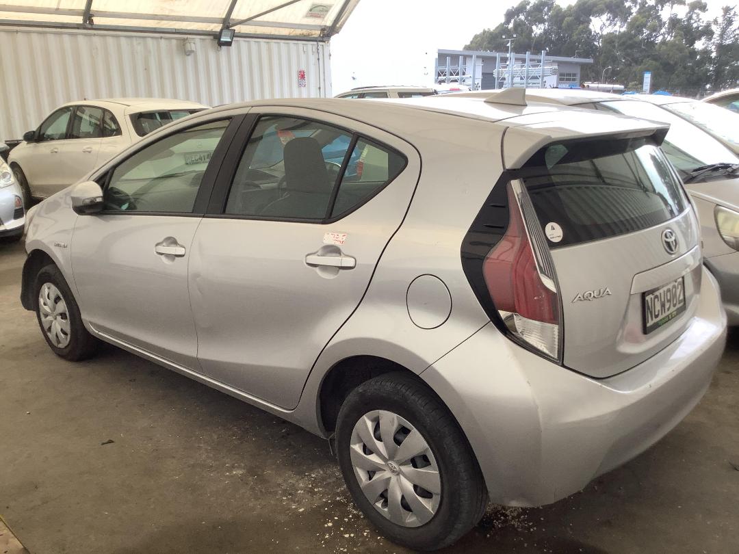 Photo '6' of Toyota Aqua Photo '6' of Toyota Aqua