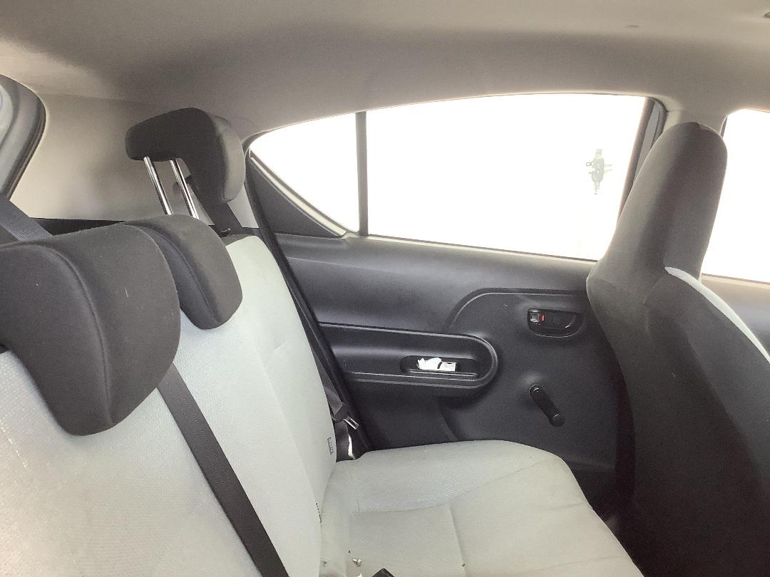 Photo '11' of Toyota Aqua Photo '11' of Toyota Aqua