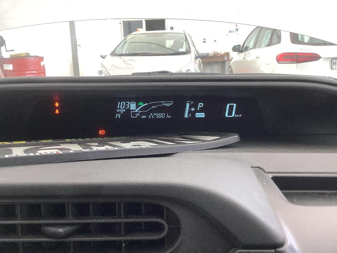 Photo '16' of Toyota Aqua Photo '16' of Toyota Aqua