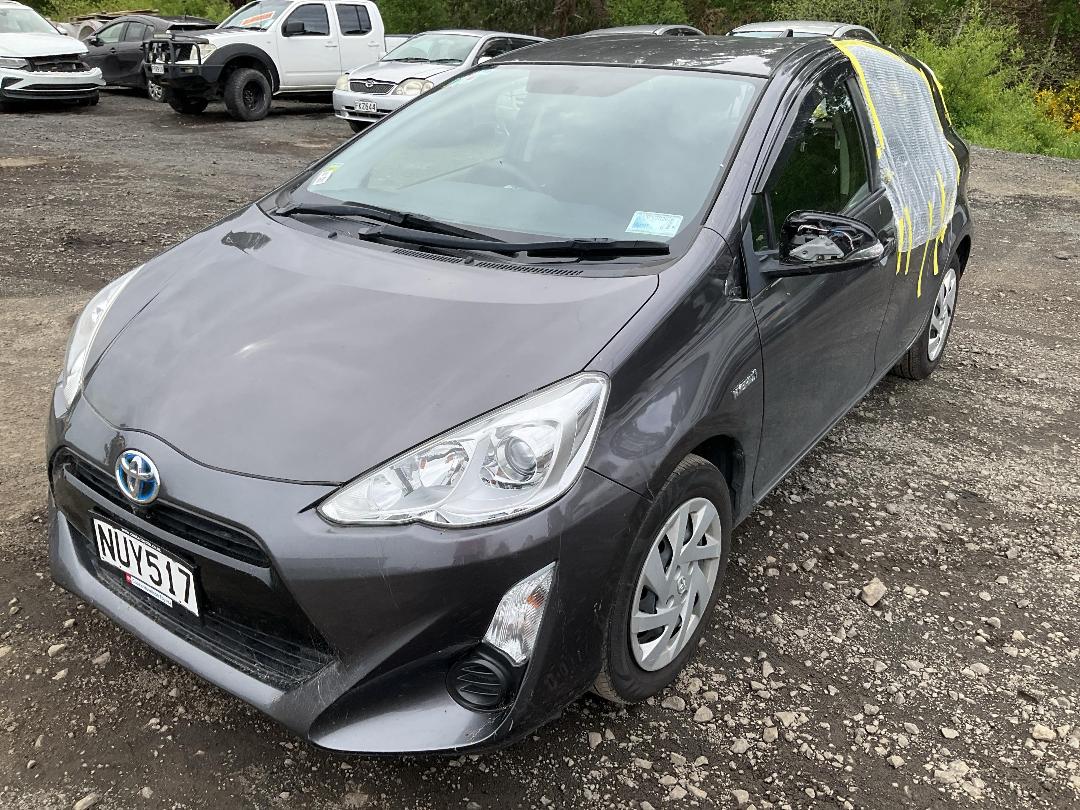 Photo '4' of Toyota Aqua Photo '4' of Toyota Aqua