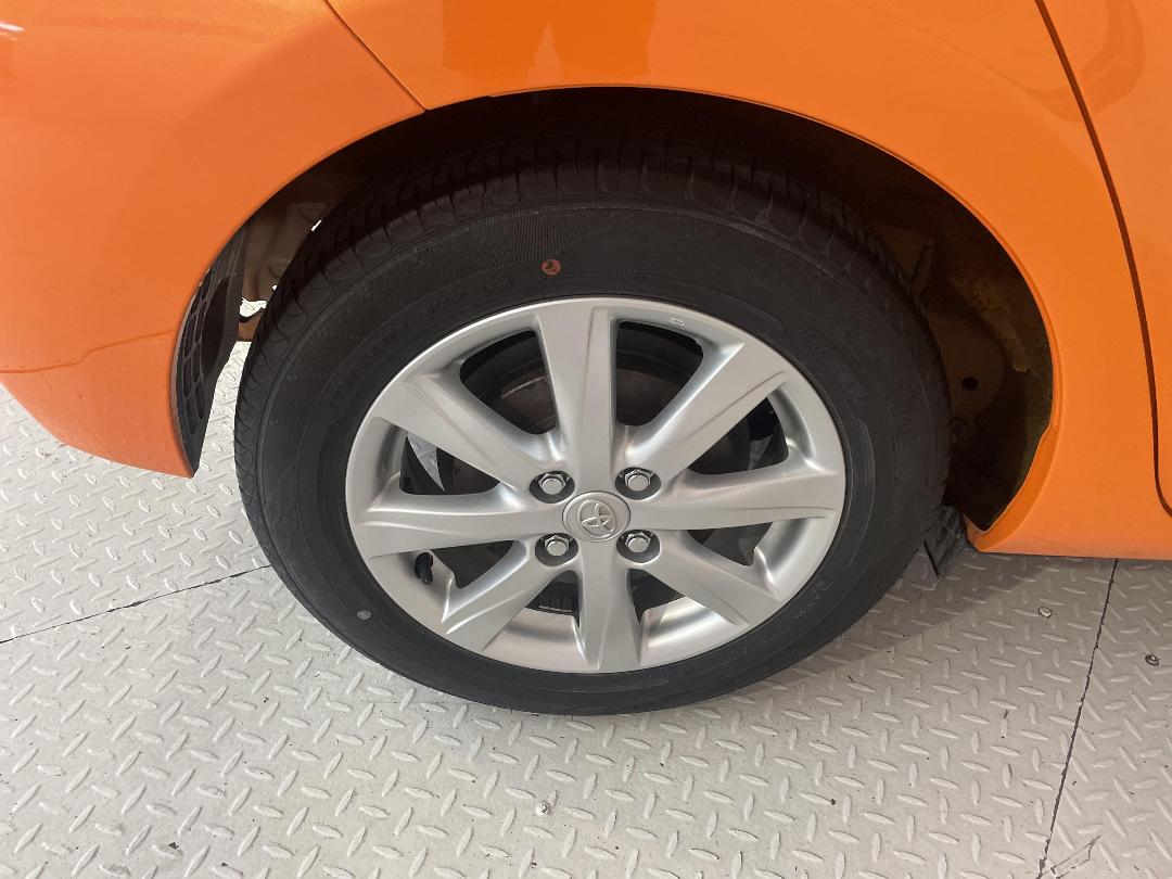 Photo '12' of Toyota Aqua