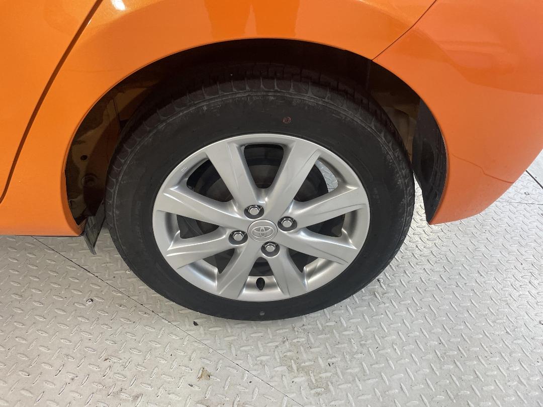 Photo '11' of Toyota Aqua