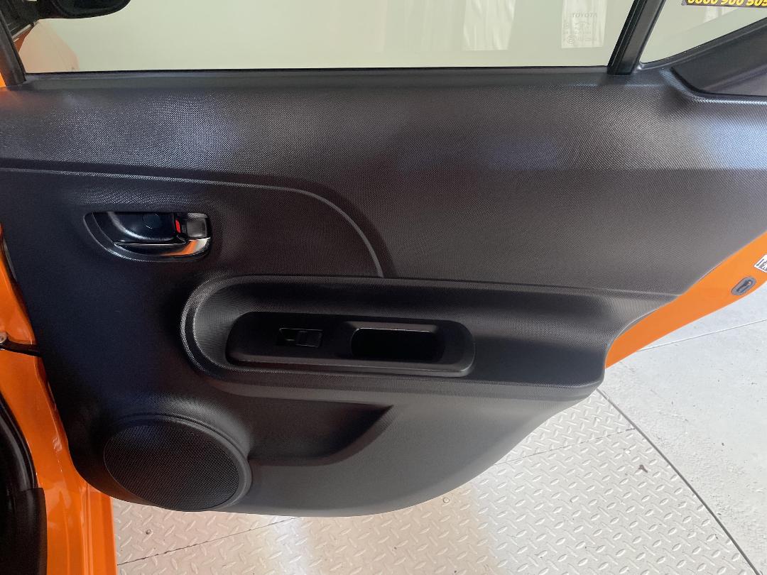 Photo '19' of Toyota Aqua