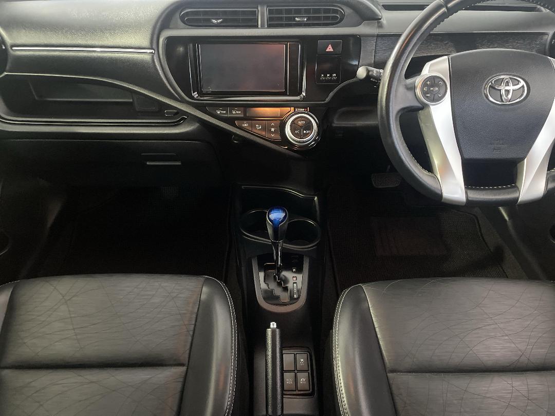 Photo '18' of Toyota Aqua