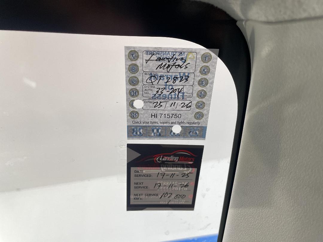 Photo '37' of Toyota Aqua